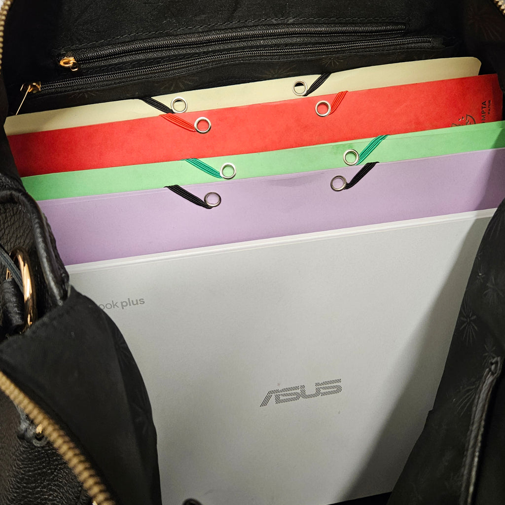 Grand Sac de Cours, Bureau, Voyages