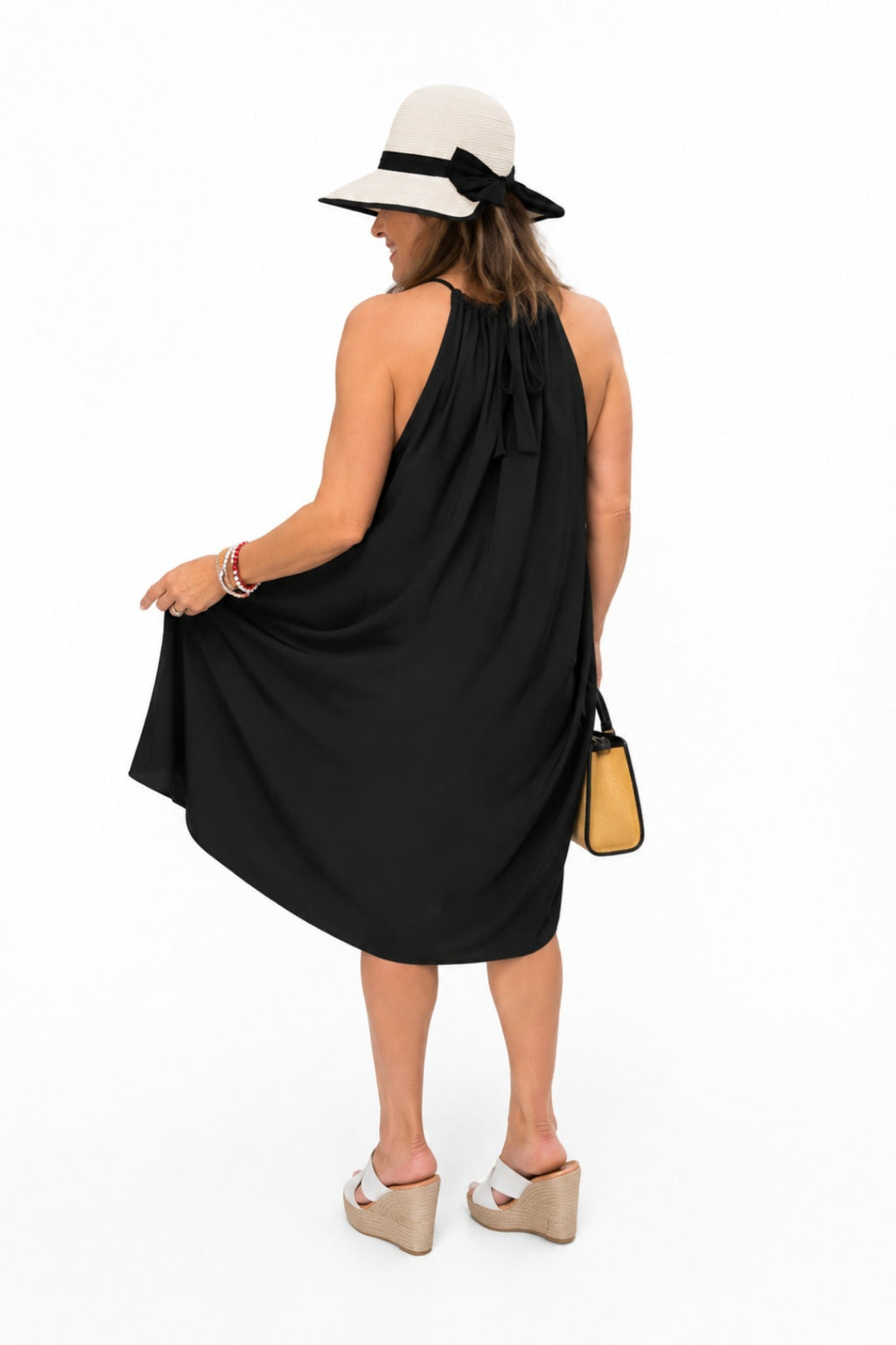 Robe noire fluide et élégante, avec encolure dos-nu Taille unique Belle matière 100% Viscose